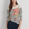 Crem / bleumarin pentru femei Ralph Lauren Floral & Tricouri cu mânecă lungă din jerseu în dungi Crem / bleumarin pentru femei Ralph Lauren Floral & Tricouri cu mânecă lungă din jerseu în dungi