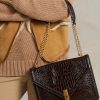 Geantă de mână Ralph Lauren Polo ID, ciocolată, cu lanț cu plic în relief Geantă de mână Ralph Lauren Polo ID, ciocolată, cu lanț cu plic în relief