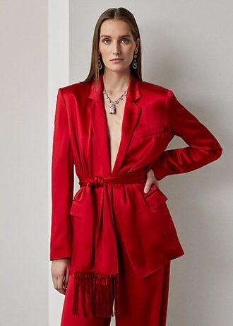 Jachete roșii din satin cu curea Ralph Lauren Quinton pentru femei Jachete roșii din satin cu curea Ralph Lauren Quinton pentru femei