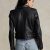 Pantaloni Ralph Lauren de damă de culoare neagră Confecționați din piele de oaie flexibilă, integrală, această iterație luxoasă a motocicletei Polo transmite o atmosferă de centru și un stil liber. jachete