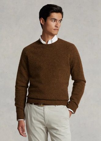 Pulovere maro pentru bărbați, Ralph Lauren, din lână, cu plasture din piele intoarsa, cu gât crew Pulovere maro pentru bărbați, Ralph Lauren, din lână, cu plasture din piele intoarsa, cu gât crew