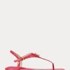 Sandale fucsia pentru femei Ralph Lauren Ellington din piele cu relief Sandale fucsia pentru femei Ralph Lauren Ellington din piele cu relief