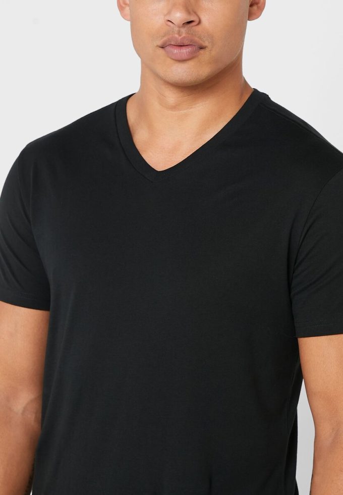 Tricouri negre Ralph Lauren pentru bărbați, pachet de 2 tricouri esențiale cu decolteu în V Tricouri negre Ralph Lauren pentru bărbați, pachet de 2 tricouri esențiale cu decolteu în V